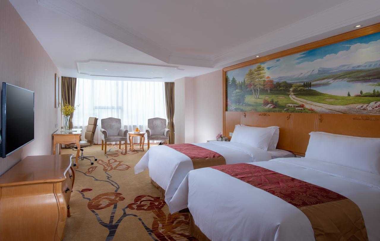 Vienna Internation Hotel Shenzhen Guanlan Guanguang Road Экстерьер фото